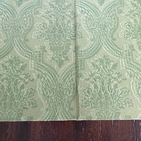 Authentic Gucci Patterned Box - Picture 6 of 6